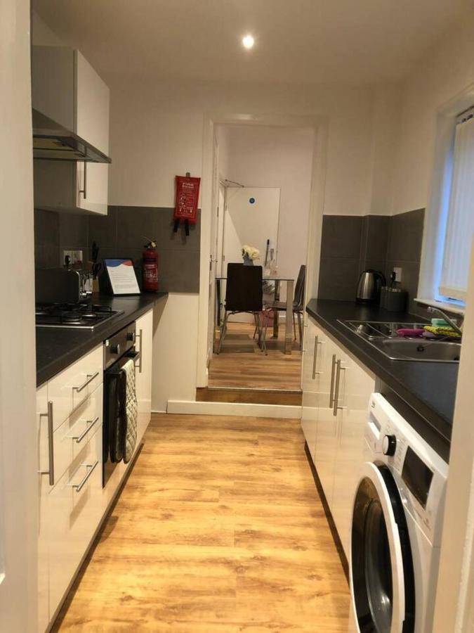 Lovely 4-Bed House In Anfield All En-Suite Liverpool Exterior foto